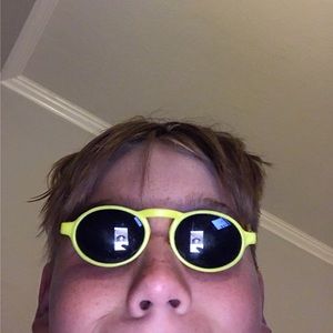 Meet your Posher, Trace